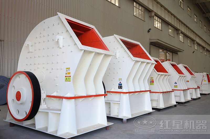 PCZ重錘式破碎機進(jìn)料口大，石料可一次破碎成型