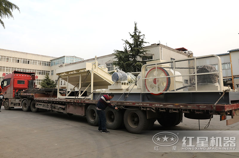 雙齒輥式破碎機設備發貨