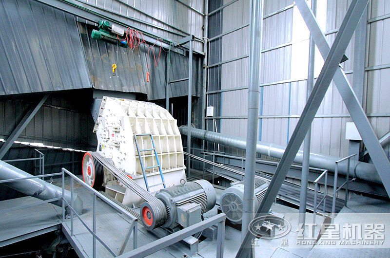 臥式破碎機(jī)工作現(xiàn)場(chǎng)圖片