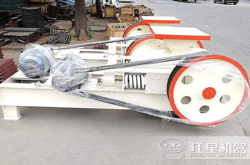 小型對輥機(jī)圖片