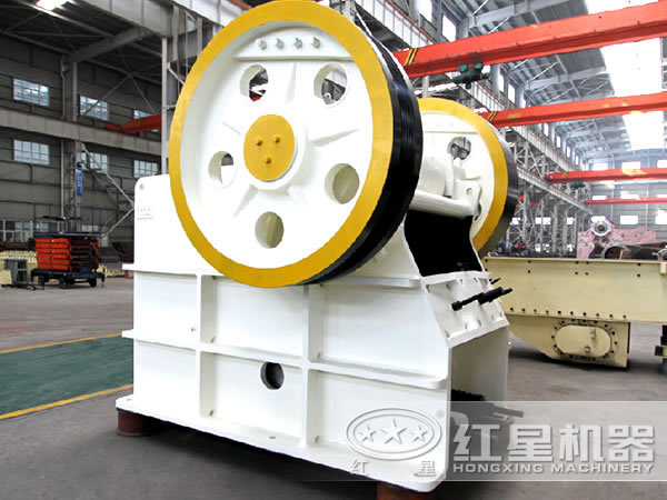 鄂式破碎機高錳鋼鄂板的優(yōu)勢分析