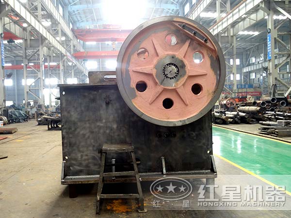 鄂式破碎機(jī)生產(chǎn)車(chē)間