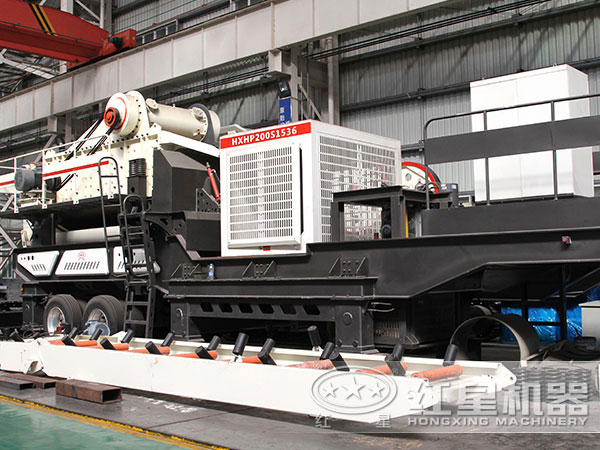 環保嚴查石料廠，這臺移動破碎篩沙機輕松過關