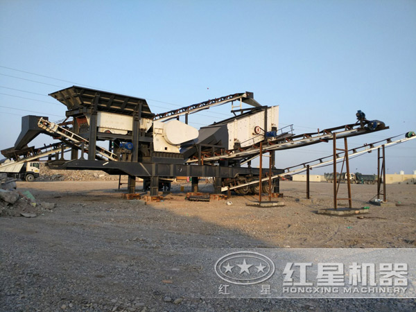 移動碎石機安裝搭設(shè)現(xiàn)場