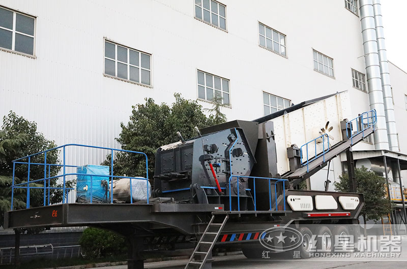 如何快速把石頭打碎，這款移動石頭碎石機可以幫您實現(xiàn)