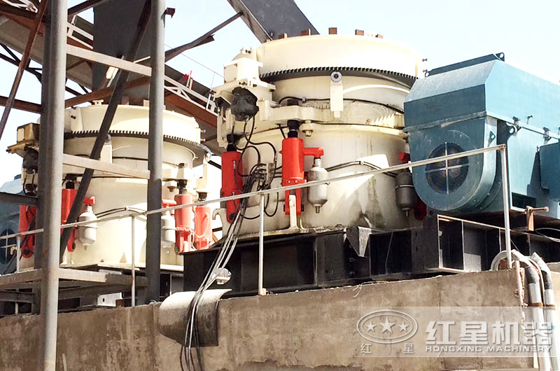 鋁礦石破碎生產(chǎn)線(xiàn)中的核心破碎設(shè)備
