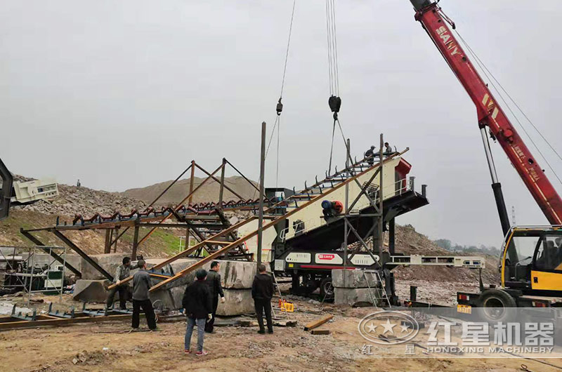 時產(chǎn)150T左右的河卵石移動式制砂機單價是多少？能不能分期付款？