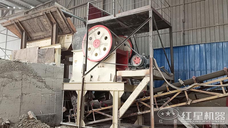 破碎機250x400自重多少噸？有全自動的嗎